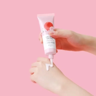 Сонцезахисна сироватка з колагеном ROUND LAB Camellia Deep Collagen Firming Sun Serum 50 ml