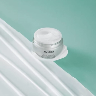 ЗМІННИЙ БЛОК - Крем для глибокого зволоження шкіри миттєвої дії, як вдень так і ввечері Medik8 - TOTAL MOISTURE DAILY FACIAL CREAM&trade; , 50 мл